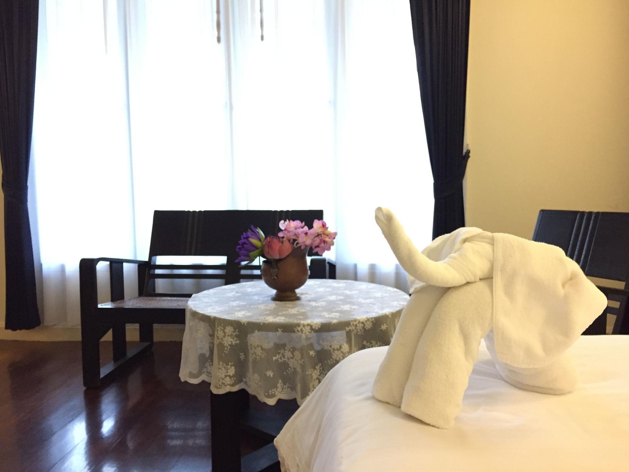 فندق Ssip Boutique Dhevej Bangkok (Adults Only) المظهر الخارجي الصورة