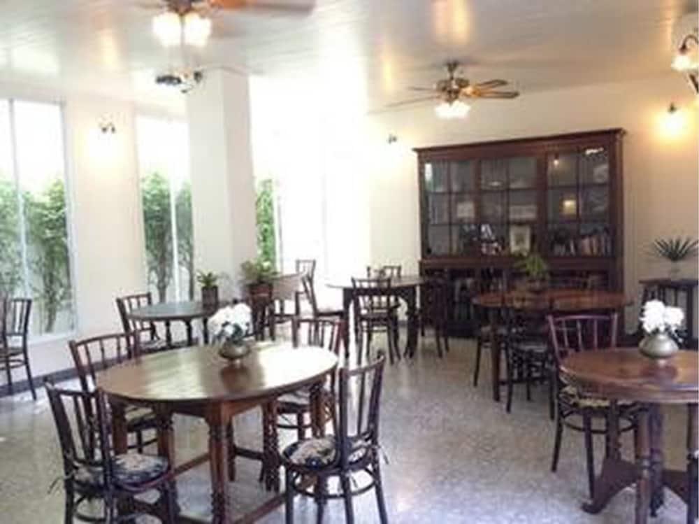 فندق Ssip Boutique Dhevej Bangkok (Adults Only) المظهر الخارجي الصورة